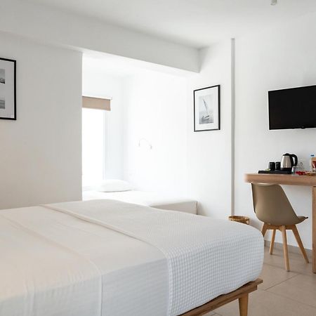 Sea Breeze Hotel (Adults Only) แอร์ซอนิสซอส ภายนอก รูปภาพ