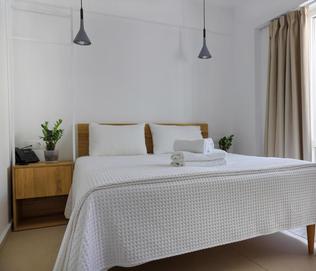 Sea Breeze Hotel (Adults Only) แอร์ซอนิสซอส ภายนอก รูปภาพ