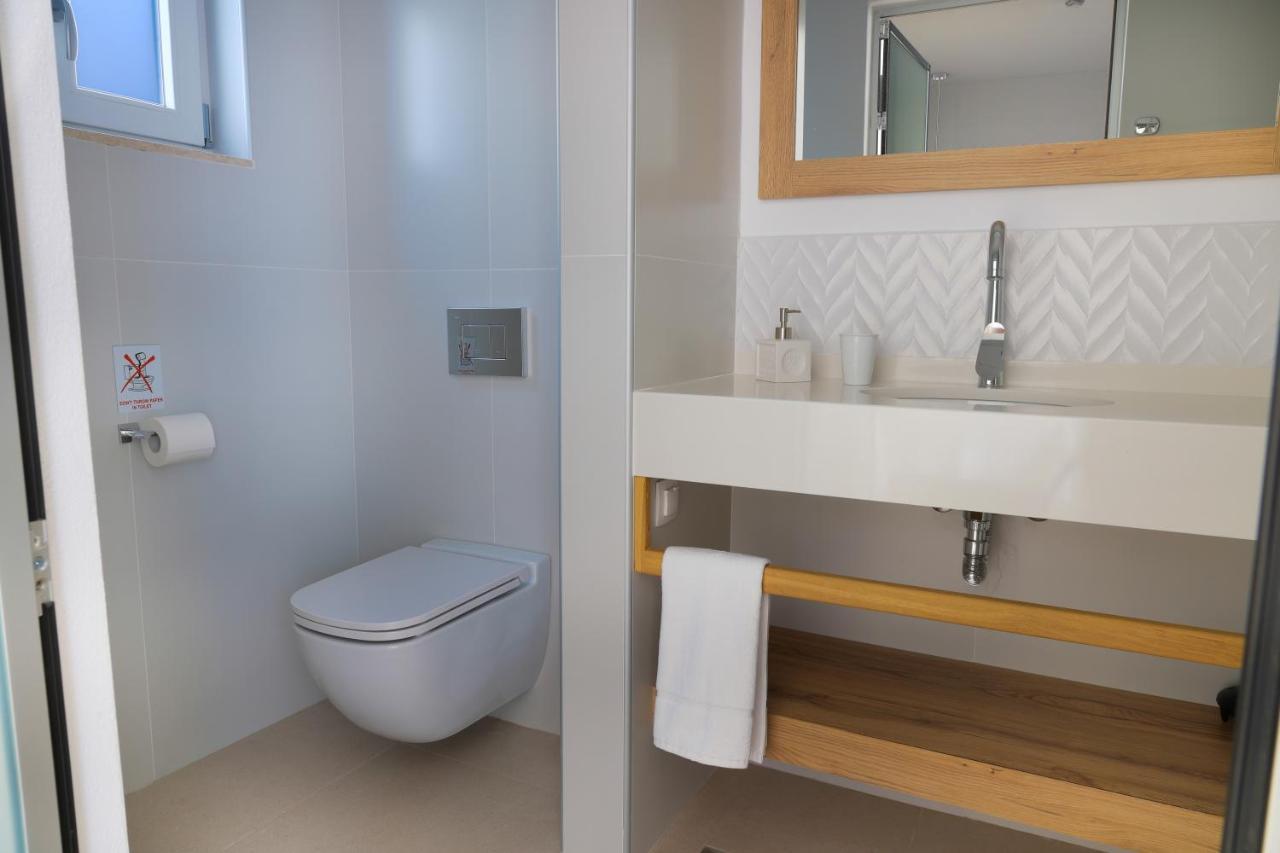 Sea Breeze Hotel (Adults Only) แอร์ซอนิสซอส ภายนอก รูปภาพ