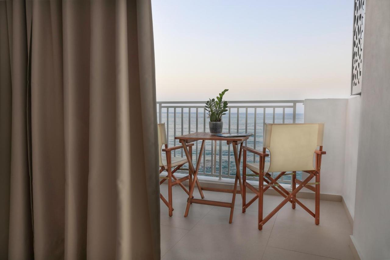 Sea Breeze Hotel (Adults Only) แอร์ซอนิสซอส ภายนอก รูปภาพ