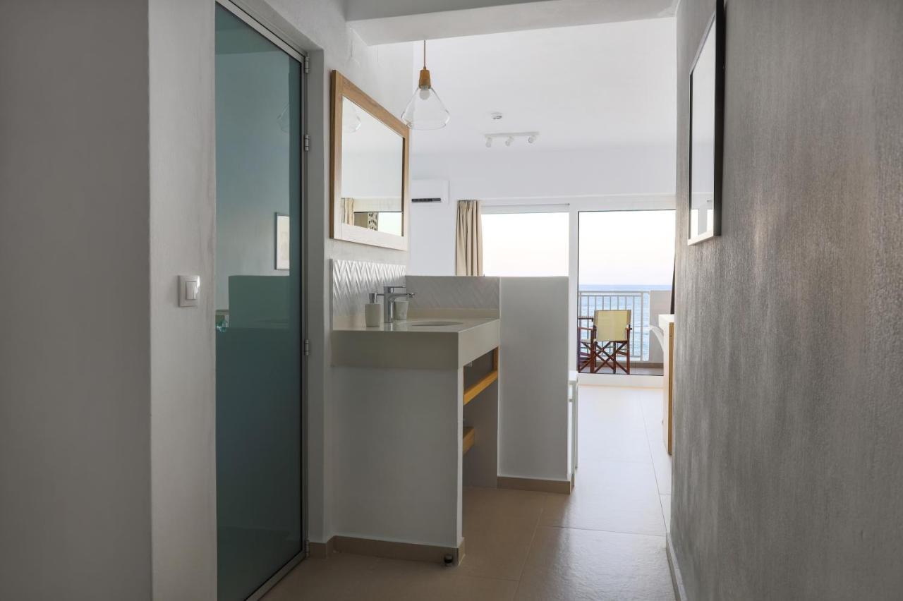 Sea Breeze Hotel (Adults Only) แอร์ซอนิสซอส ภายนอก รูปภาพ