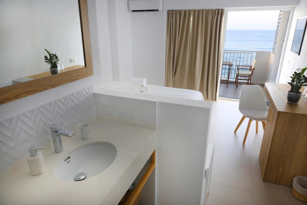 Sea Breeze Hotel (Adults Only) แอร์ซอนิสซอส ภายนอก รูปภาพ