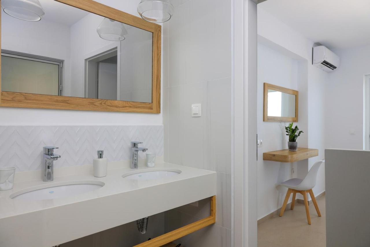 Sea Breeze Hotel (Adults Only) แอร์ซอนิสซอส ภายนอก รูปภาพ