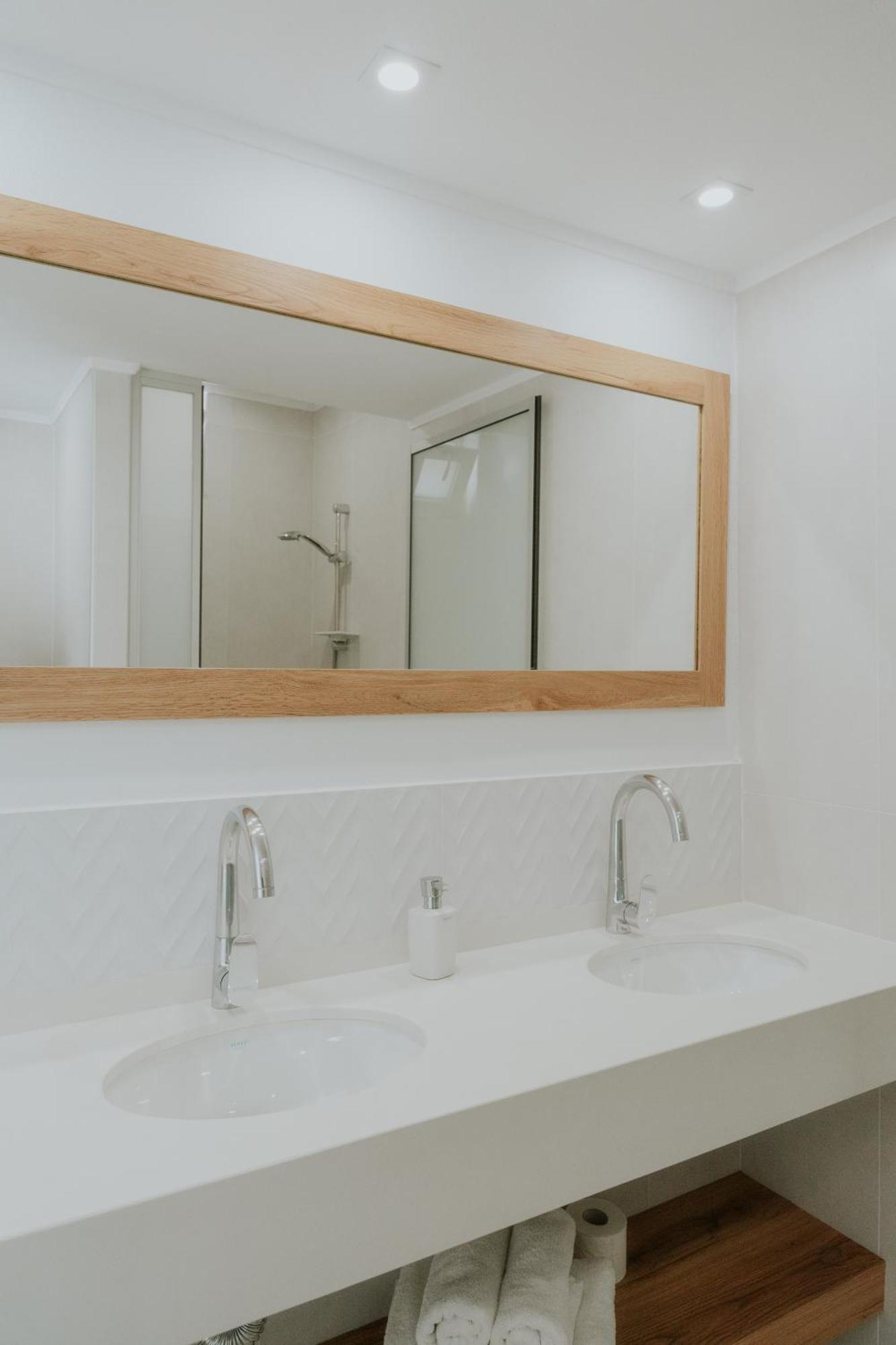 Sea Breeze Hotel (Adults Only) แอร์ซอนิสซอส ภายนอก รูปภาพ