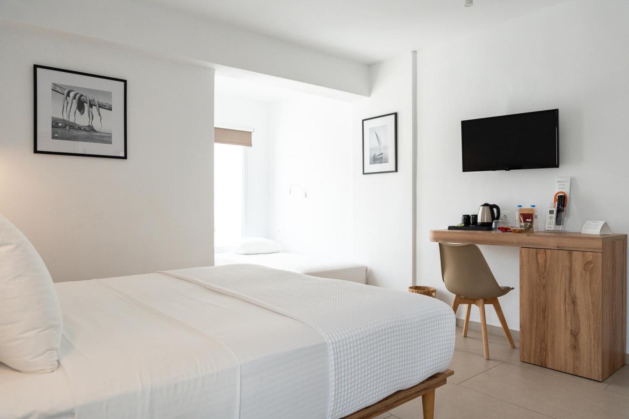 Sea Breeze Hotel (Adults Only) แอร์ซอนิสซอส ภายนอก รูปภาพ