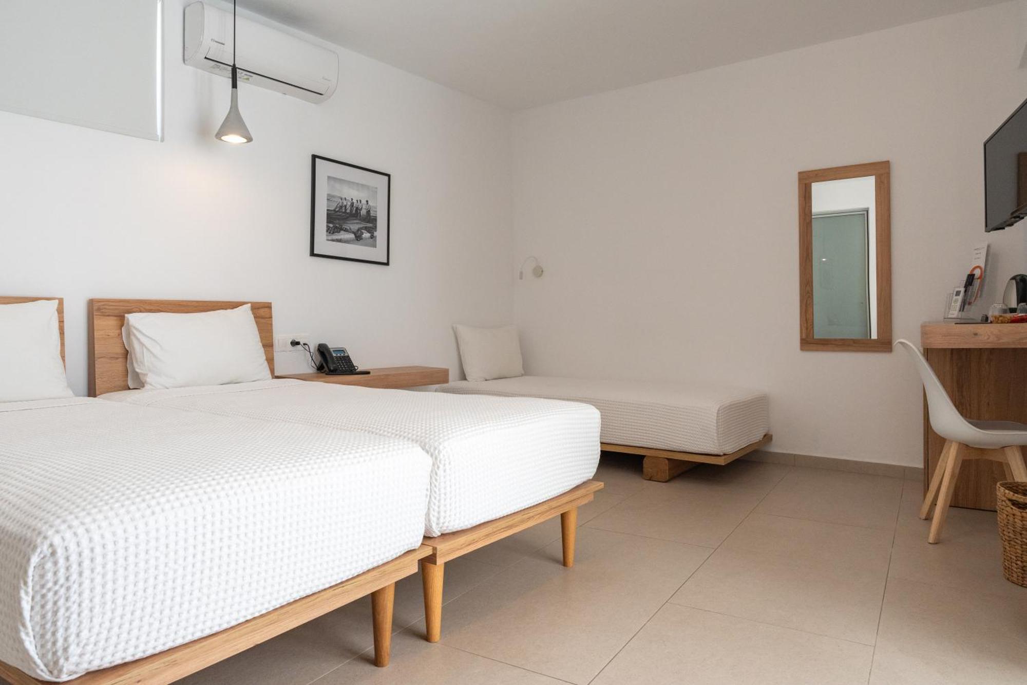 Sea Breeze Hotel (Adults Only) แอร์ซอนิสซอส ภายนอก รูปภาพ