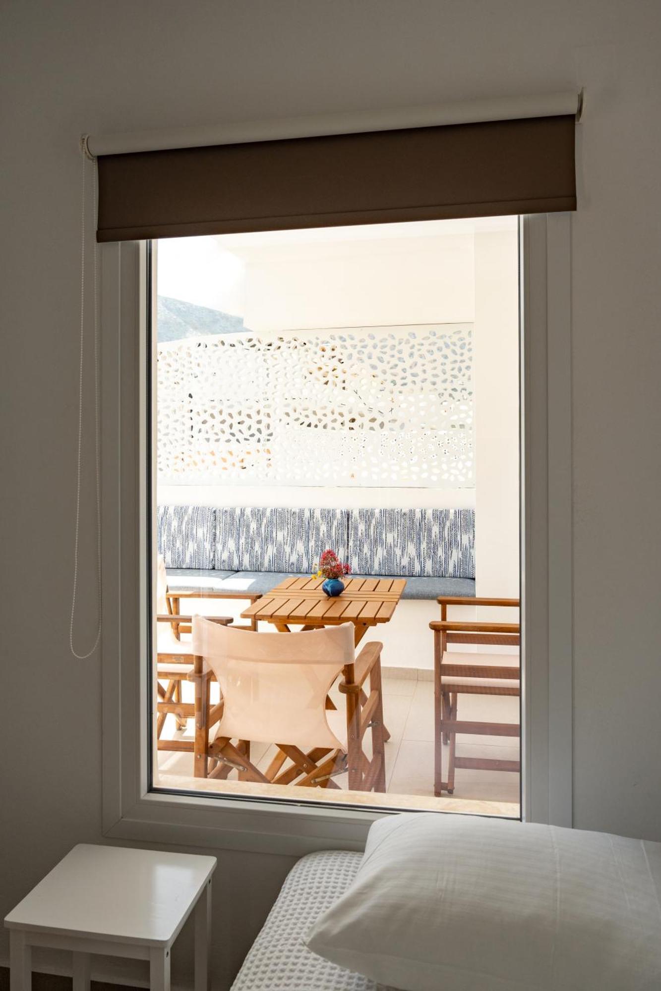 Sea Breeze Hotel (Adults Only) แอร์ซอนิสซอส ภายนอก รูปภาพ