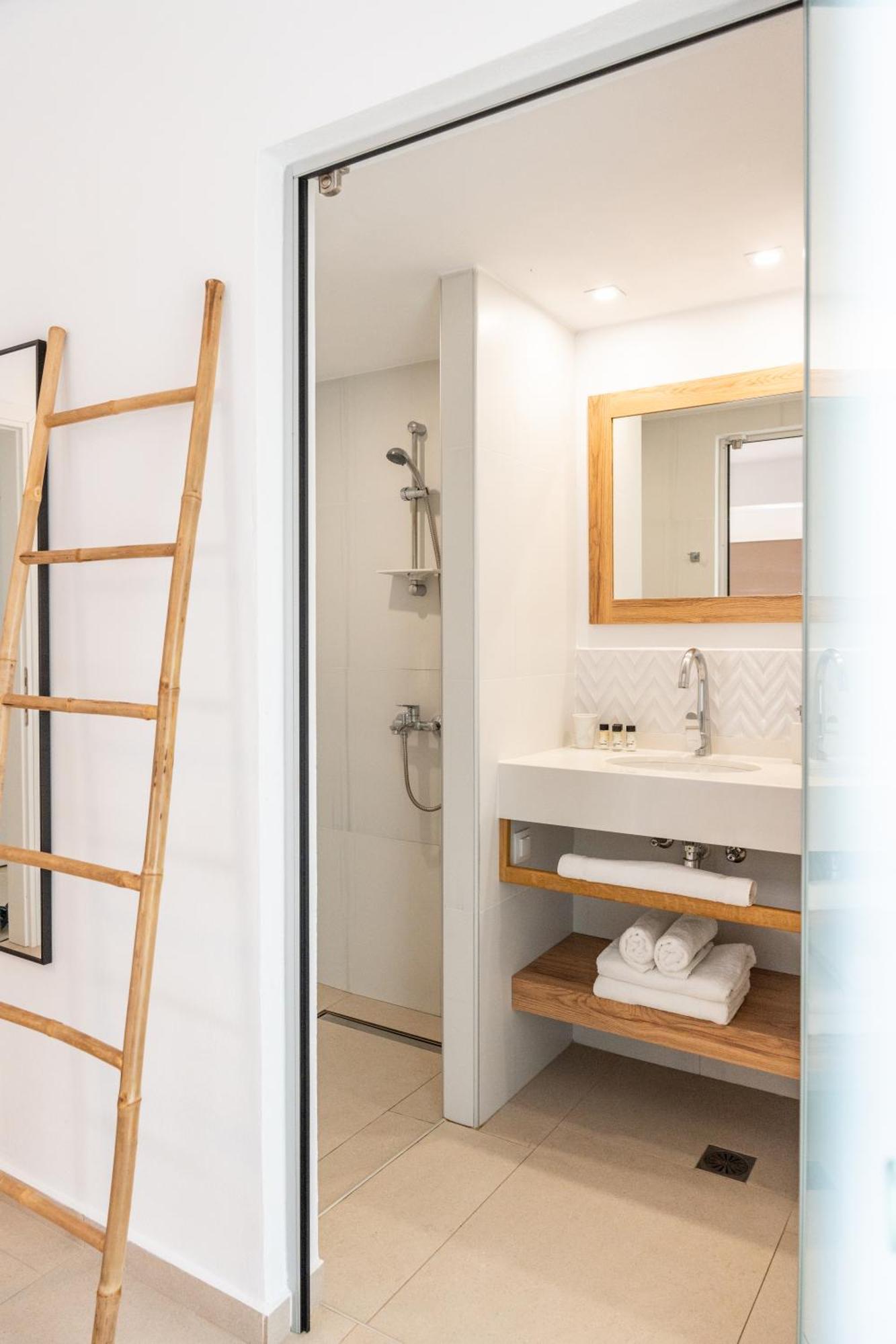 Sea Breeze Hotel (Adults Only) แอร์ซอนิสซอส ภายนอก รูปภาพ