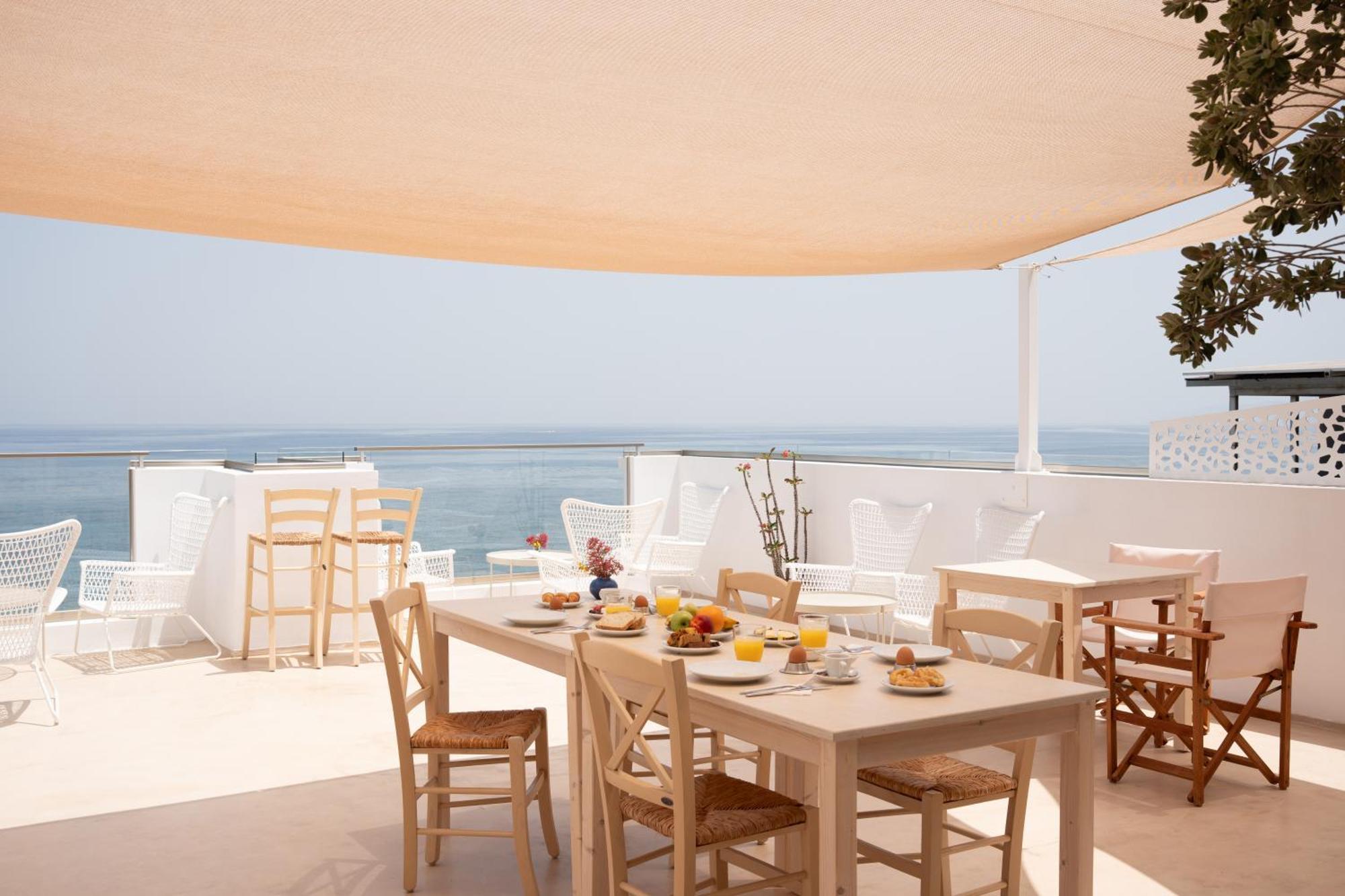 Sea Breeze Hotel (Adults Only) แอร์ซอนิสซอส ภายนอก รูปภาพ