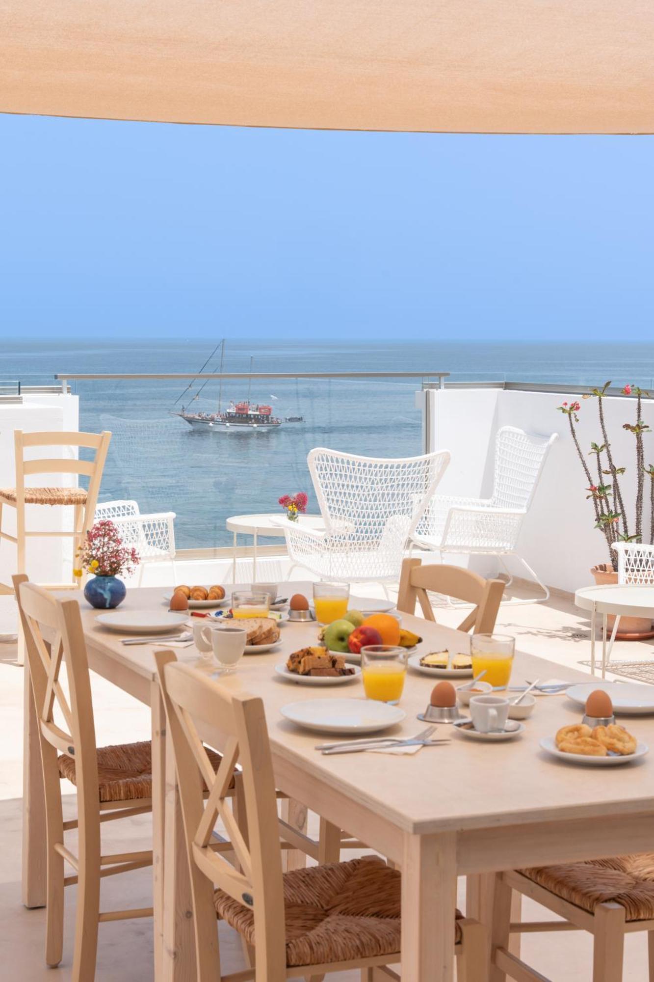 Sea Breeze Hotel (Adults Only) แอร์ซอนิสซอส ภายนอก รูปภาพ